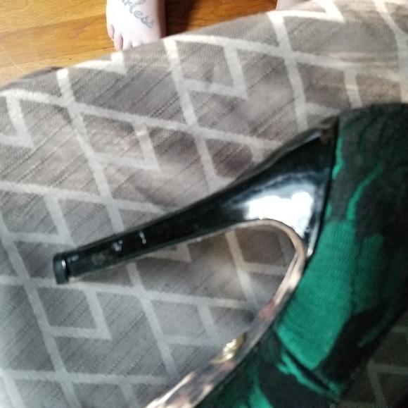 Betsey Johnson platform peep toe heels - Picture 2 of 5